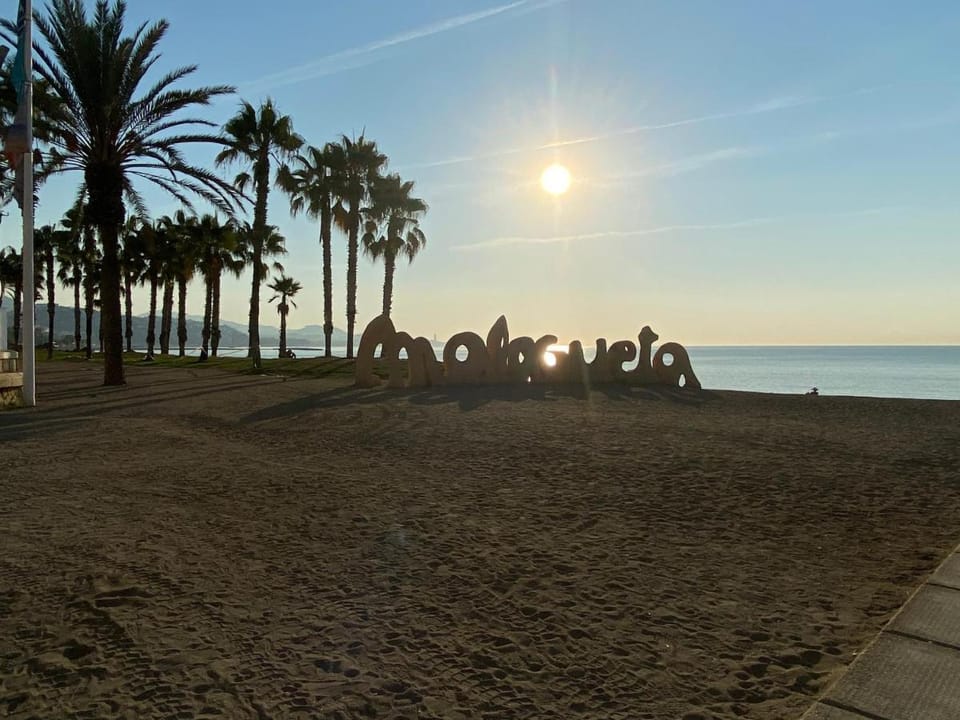 Hostal Moscatel Bed and Breakfast in Malaga