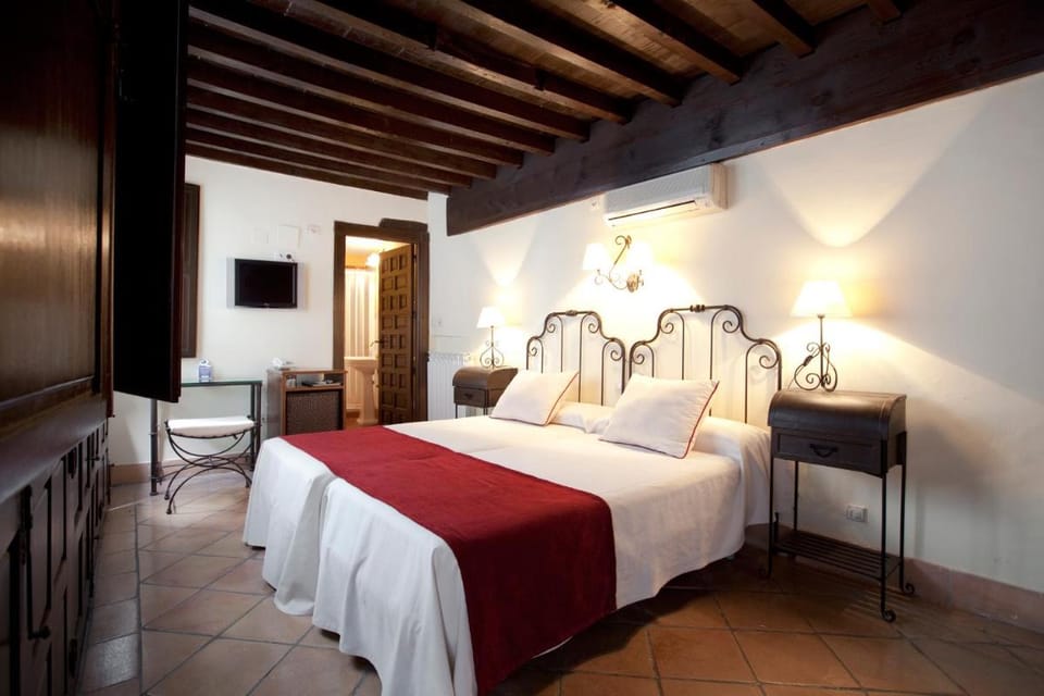 Casa del Capitel Nazarí Hotel in Granada