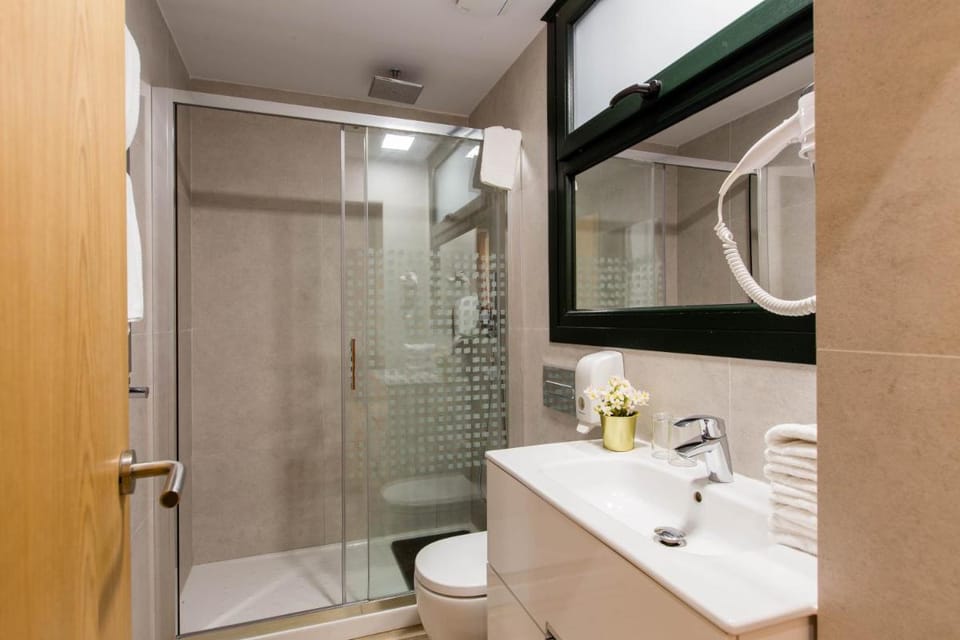Hostal Cervelo Bed and Breakfast in Centro