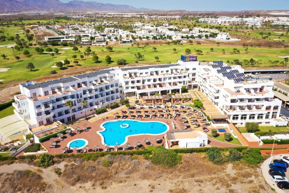 Ohtels Cabogata Hotel in Retamar