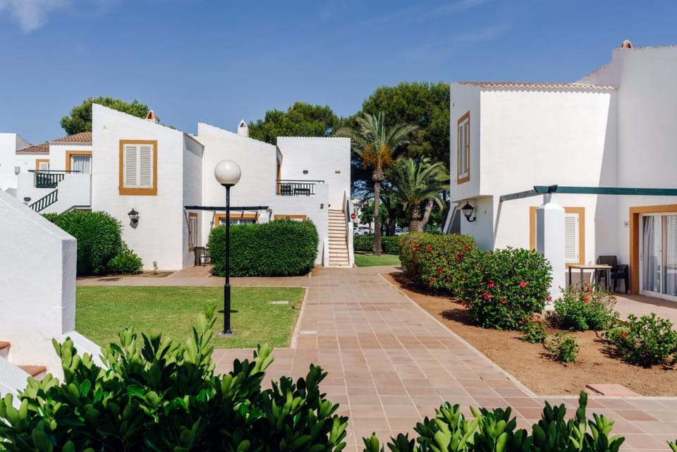 AluaSun Lago Park Apartment in Cala en Bosc