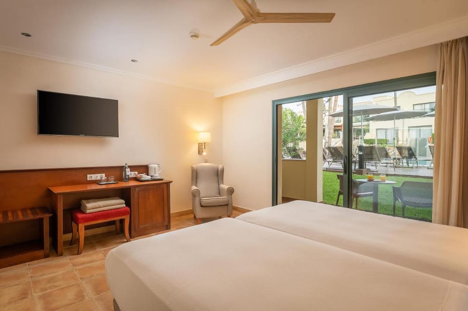 Valentin Star Menorca - Adults Only Hotel in Cala en Bosc