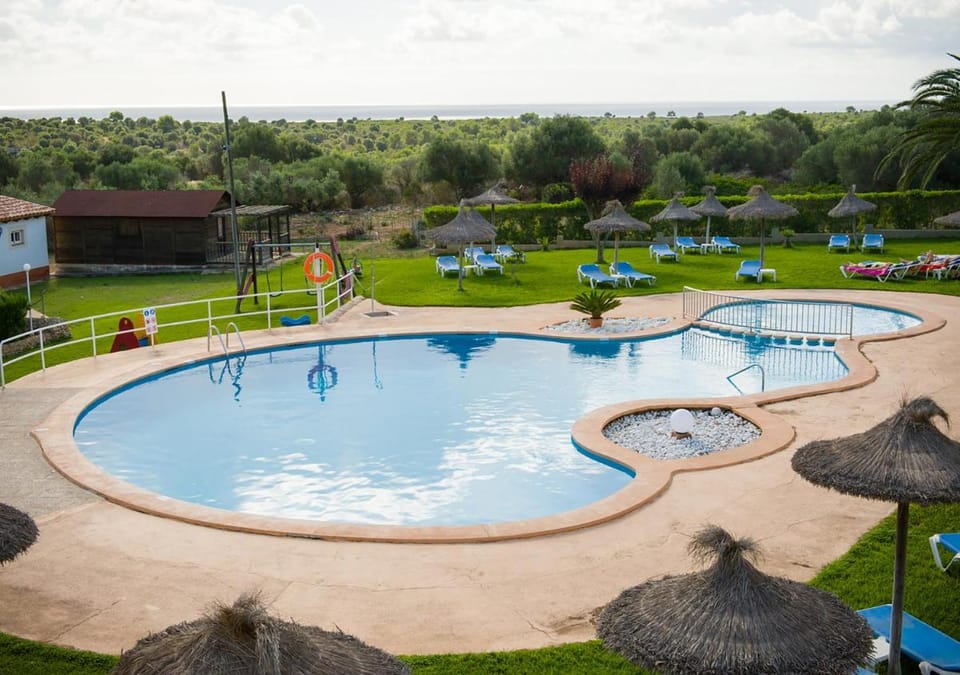 Apartamentos Sol Romántica by DOT Suites Apartment hotel in Llevant