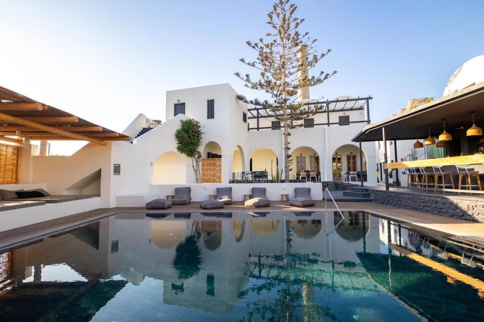 Scorpios Beach Hotel Hotel in Santorini