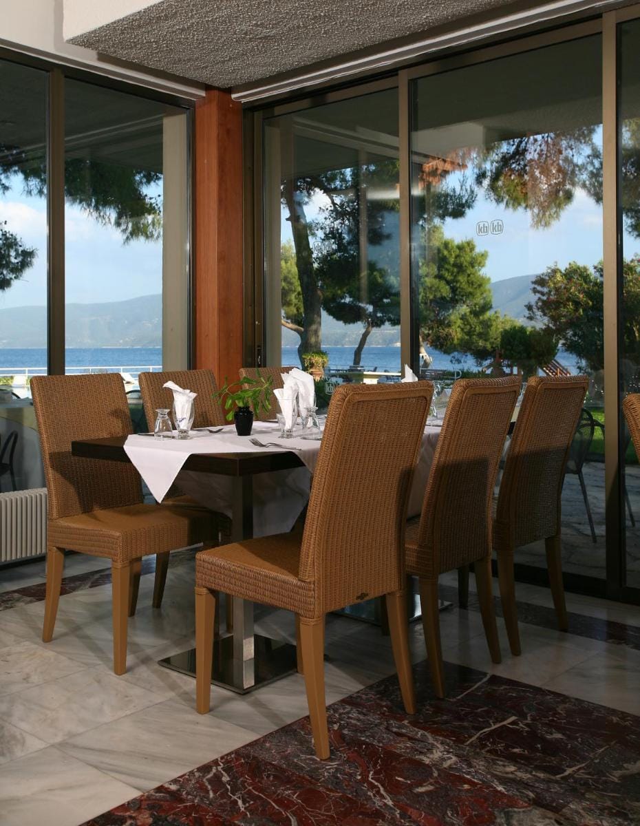 Kalamaki Beach Hotel Resort in Islands