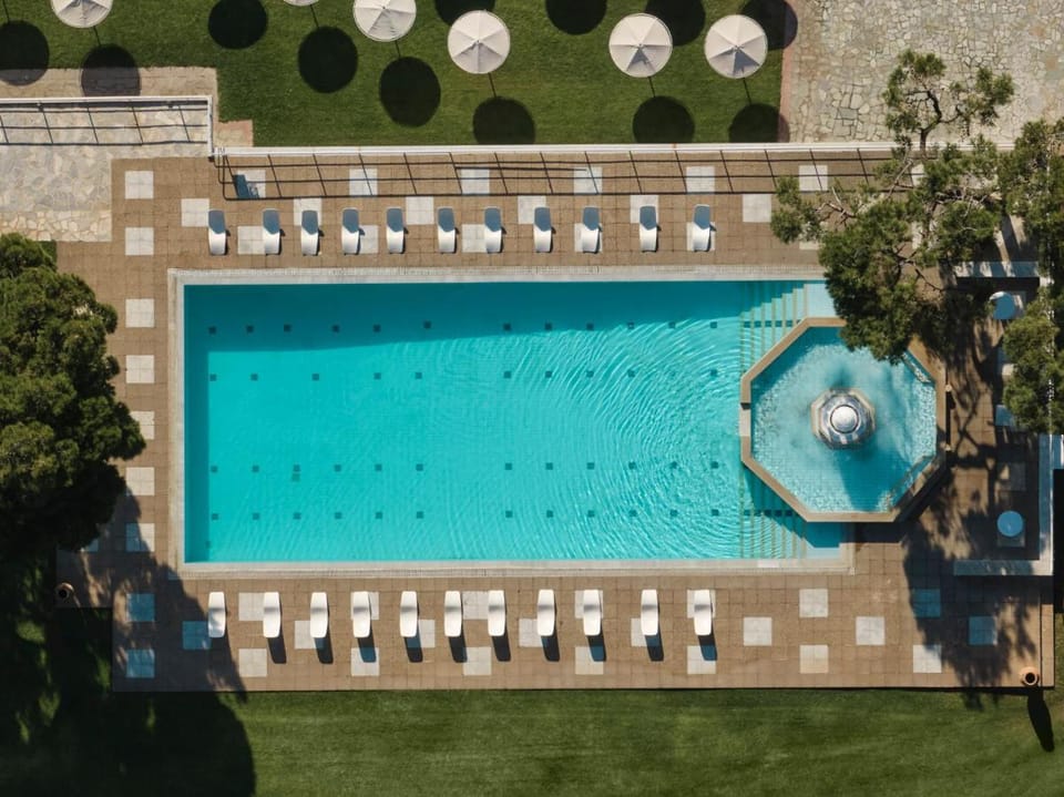 Kalamaki Beach Hotel Resort in Islands