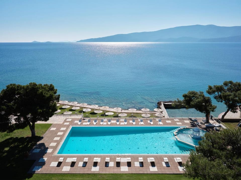 Kalamaki Beach Hotel Resort in Islands