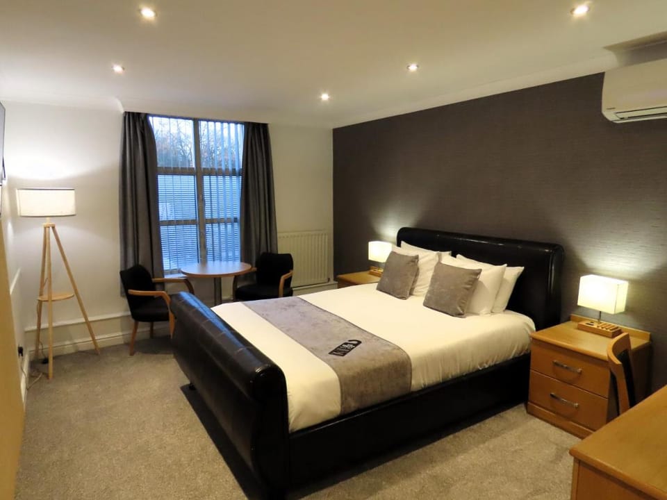 Weetwood Hall Estate Hotel in Leeds
