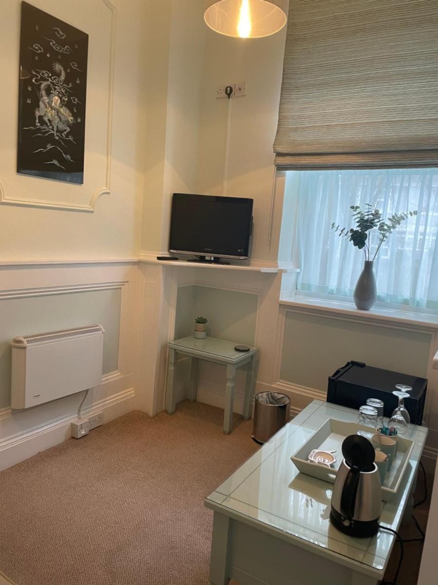 Carlton Court Bed and Breakfast in Torquay