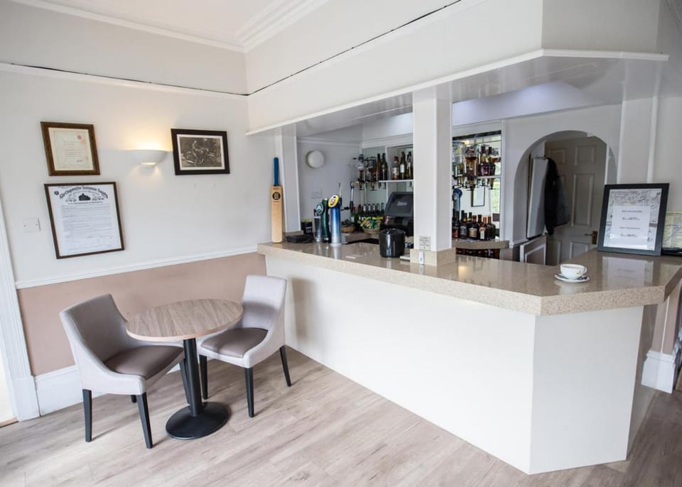 Corner House Hotel Hotel in Horley