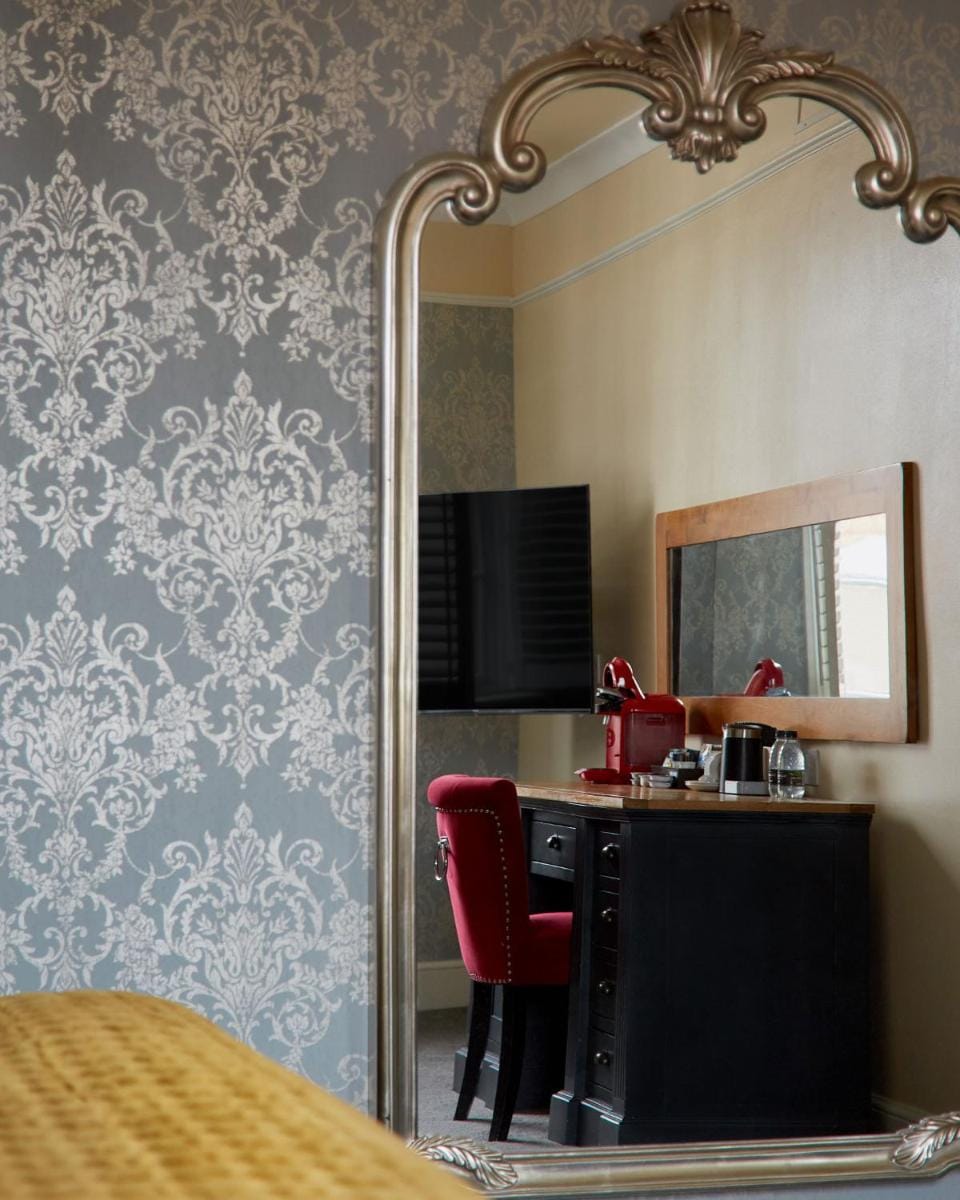 The Christopher Hotel Bar and Grill Hotel in Windsor
