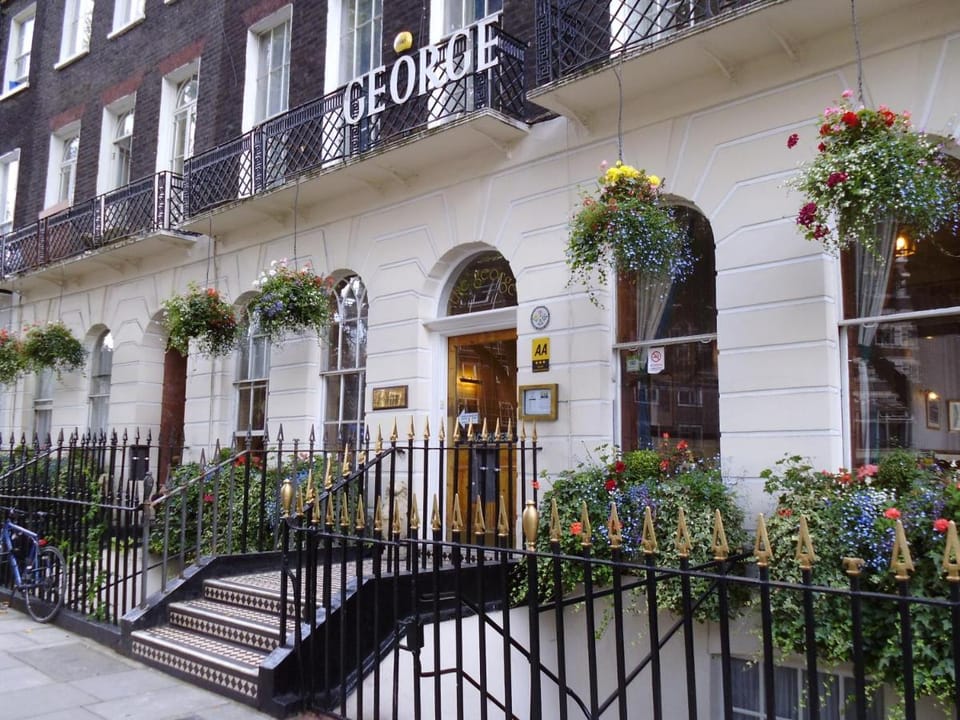 George Hotel Hotel in London Borough of Islington