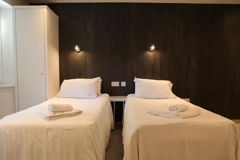 Debden Guest House Bed and Breakfast in Uxbridge