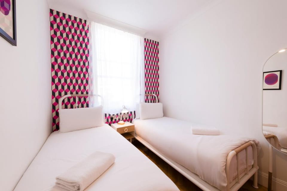 The California Hotel in London Borough of Islington