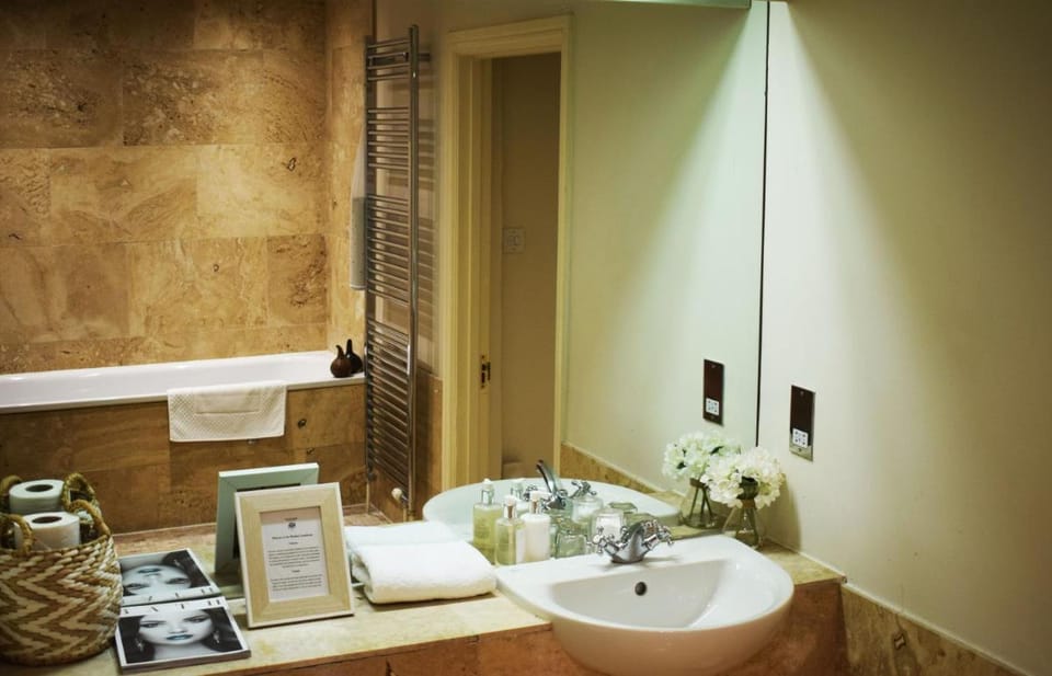 The Windsor Town House Bed and Breakfast in Bath
