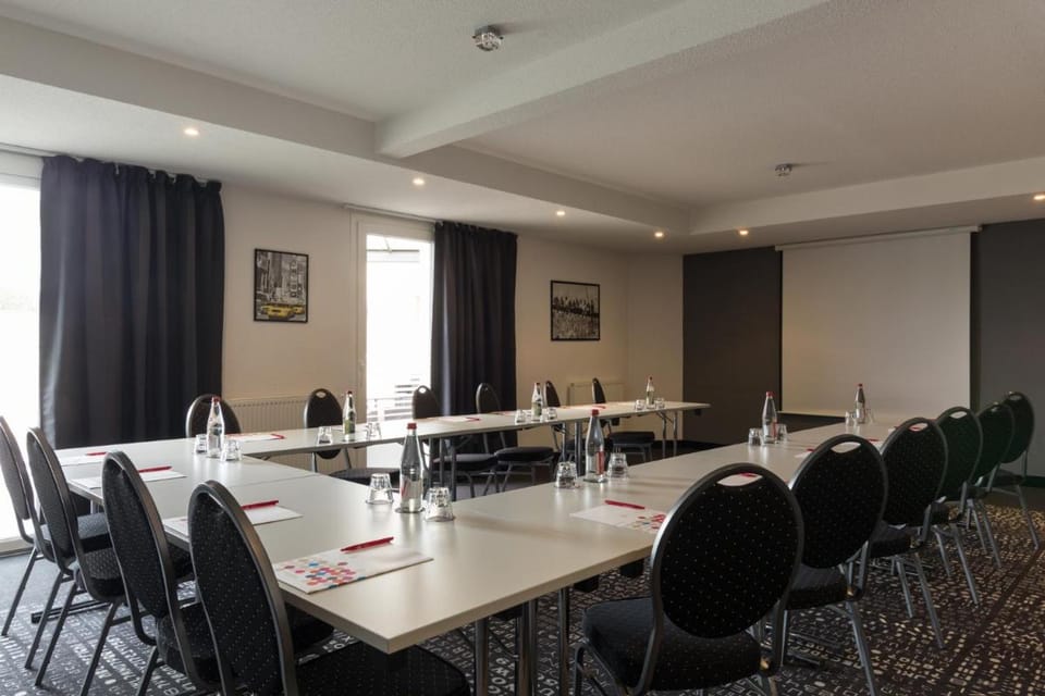 The Originals City, Hôtel Acadine, Le Neubourg Hotel in Normandy