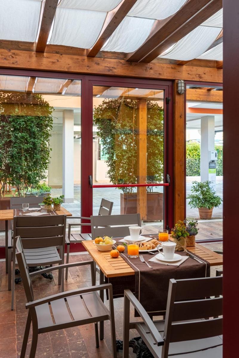 UNAHOTELS Eco Hotel Villa Costanza Venezia Hotel in Venice