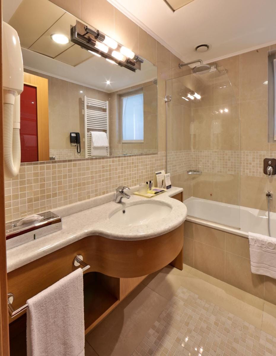 UNAHOTELS The ONE Milano Hotel & Residence Apartment hotel in San Donato Milanese