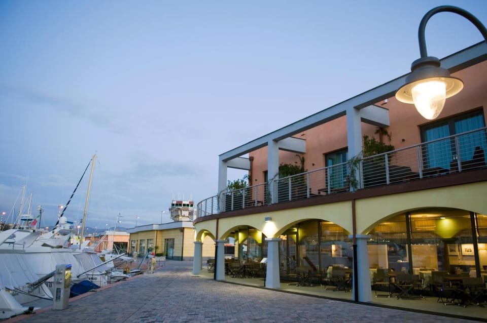 Marina Place Resort Hotel in Genoa