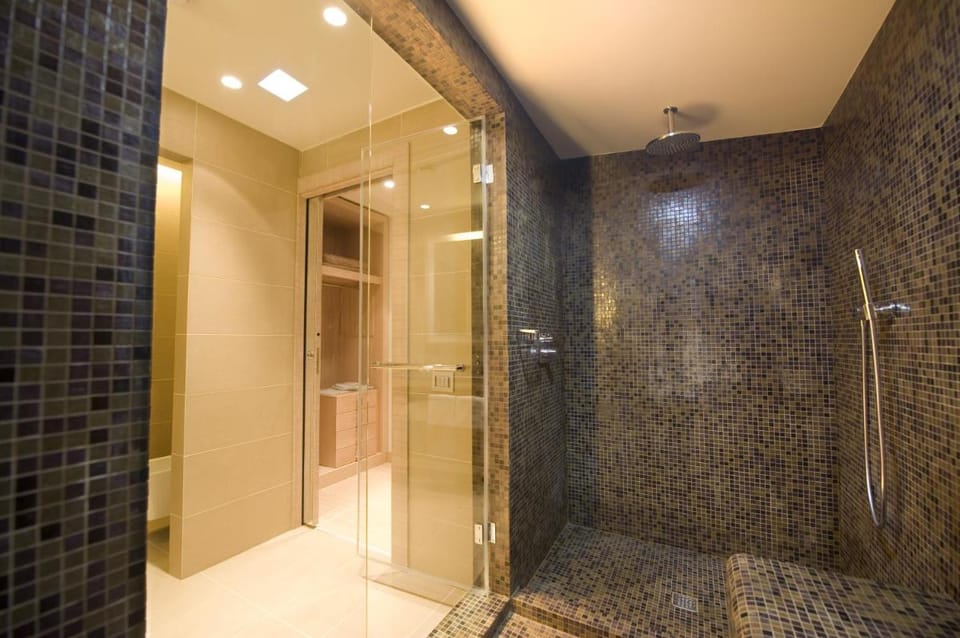 Marina Place Resort Hotel in Genoa