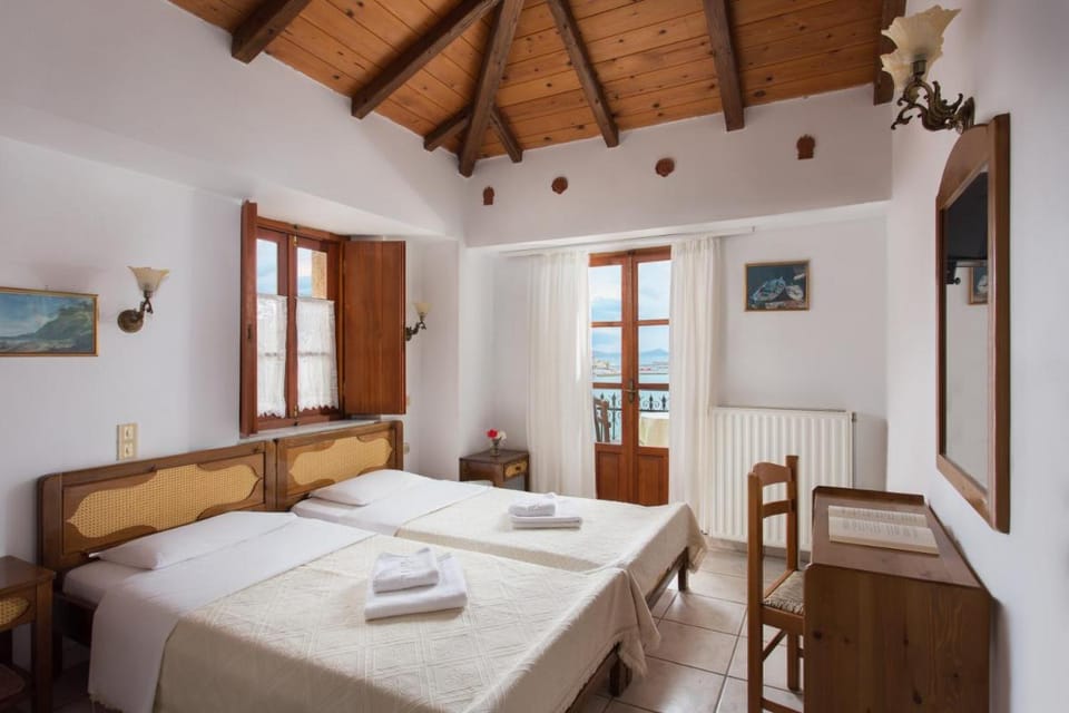 Petrino Guesthouse Bed and Breakfast in Islands