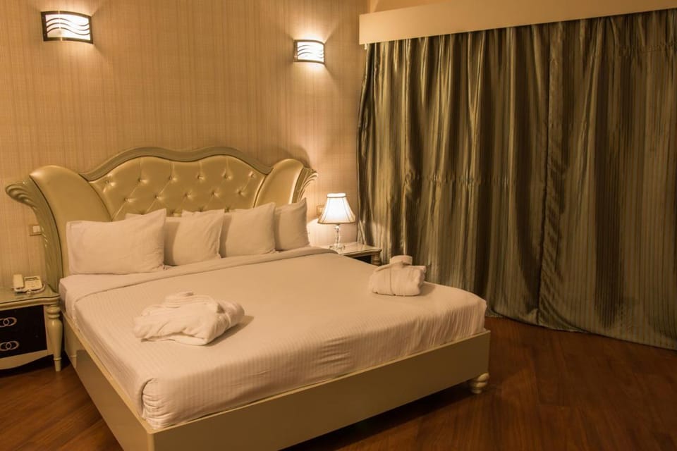Paradise Inn Beach Resort Resort in Alexandria