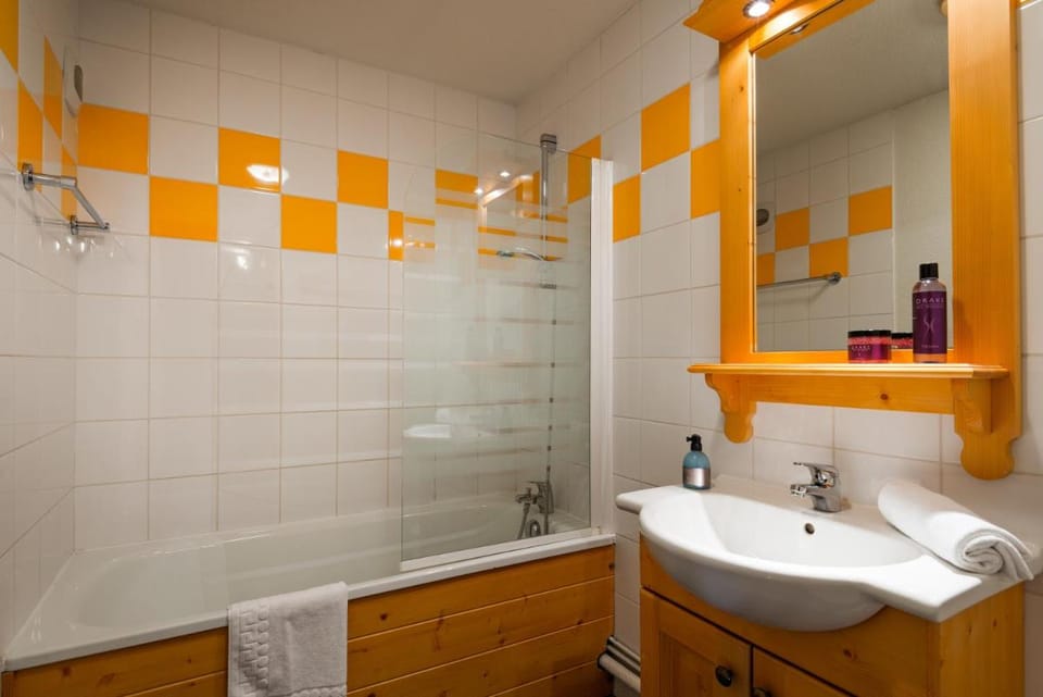Lagrange Vacances Chalets du Galibier Apartment hotel in Auvergne-Rhône-Alpes