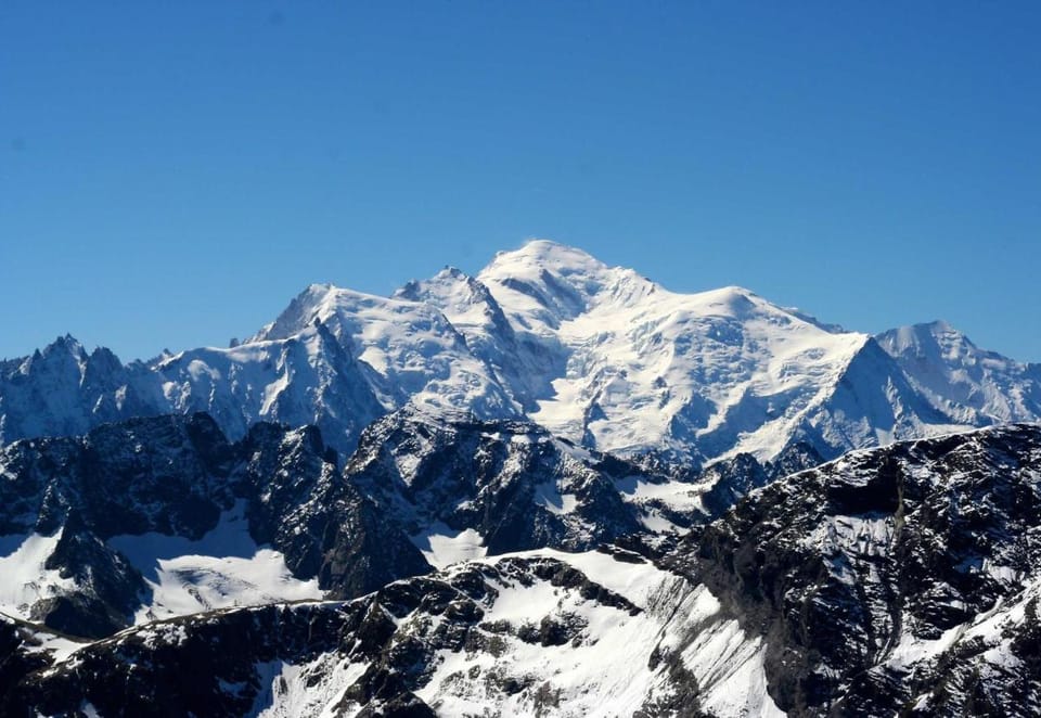 B&B HOME Brides-les-Bains Les 3 Vallees Hotel in Les Allues