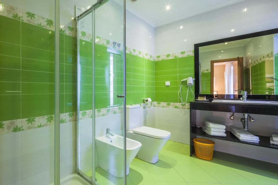 Vila Nova Guesthouse Bed and Breakfast in Lisbon