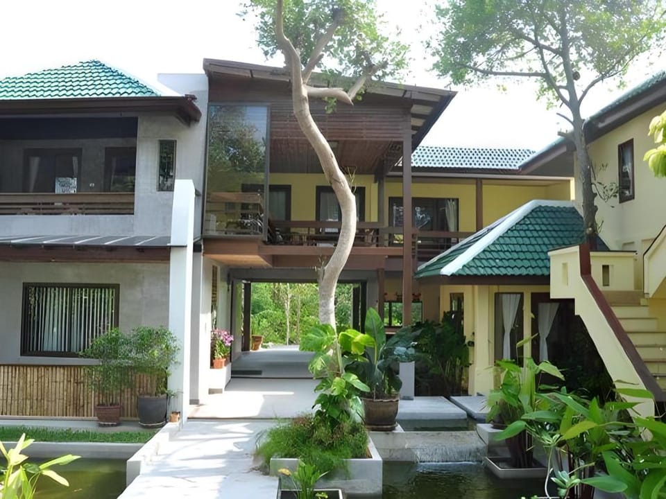 Samui Honey Cottages Beach Resort Hotel in Ko Samui