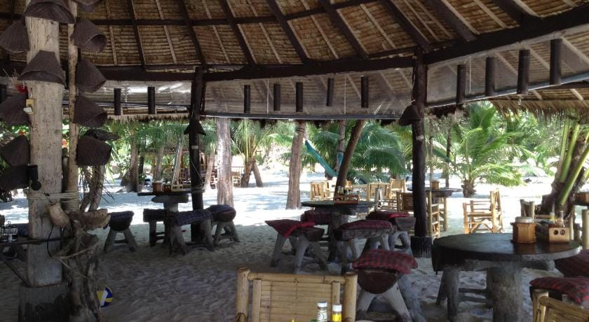 Malibu Beach Bungalows Hotel in Ko Pha-ngan Sub-district