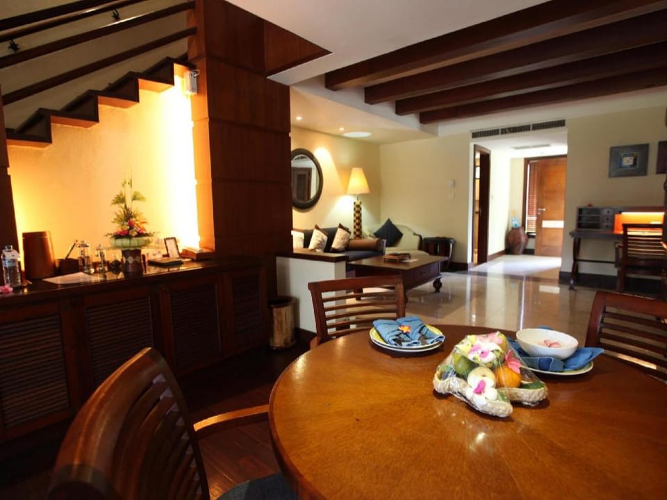 Pool Villa Merumatta Senggigi Villa in Batu Layar