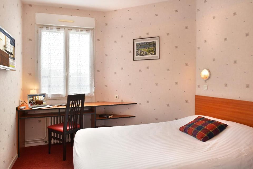 Logis Hôtel Des Châteaux De La Loire Hotel in Tours