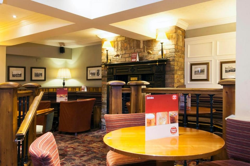 Premier Inn Leeds South - Birstall Hotel in Leeds