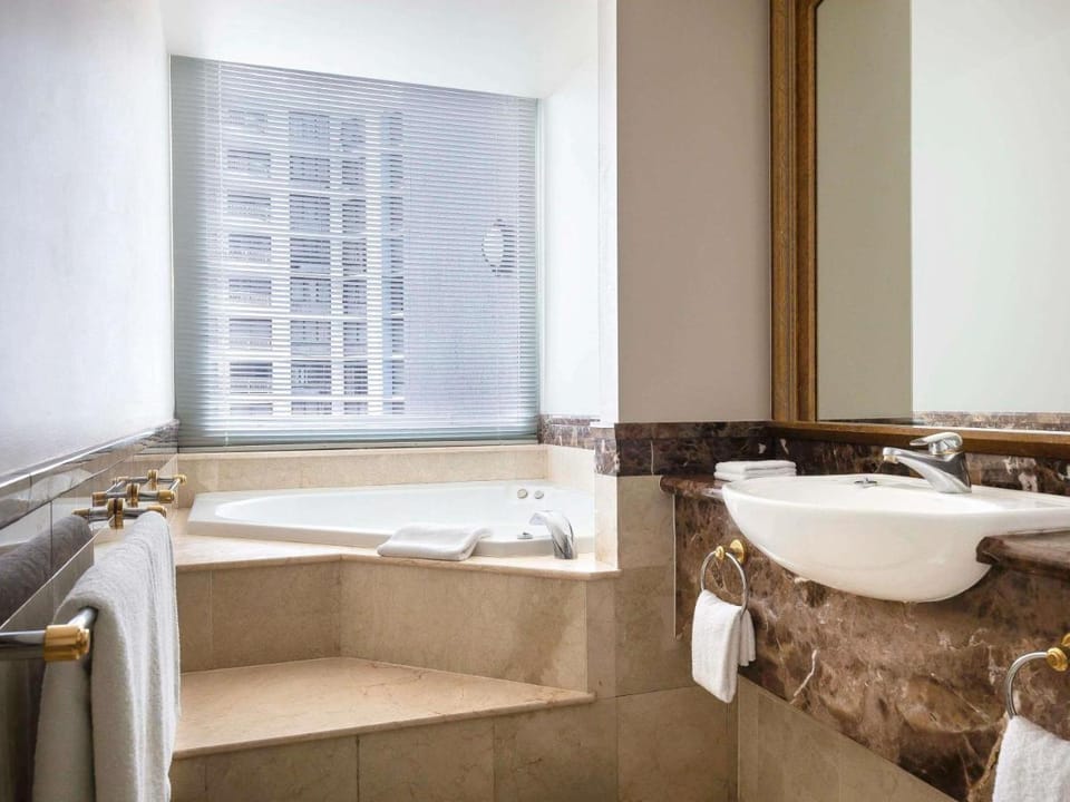 Mantra Legends Hotel Hotel in Surfers Paradise Boulevard