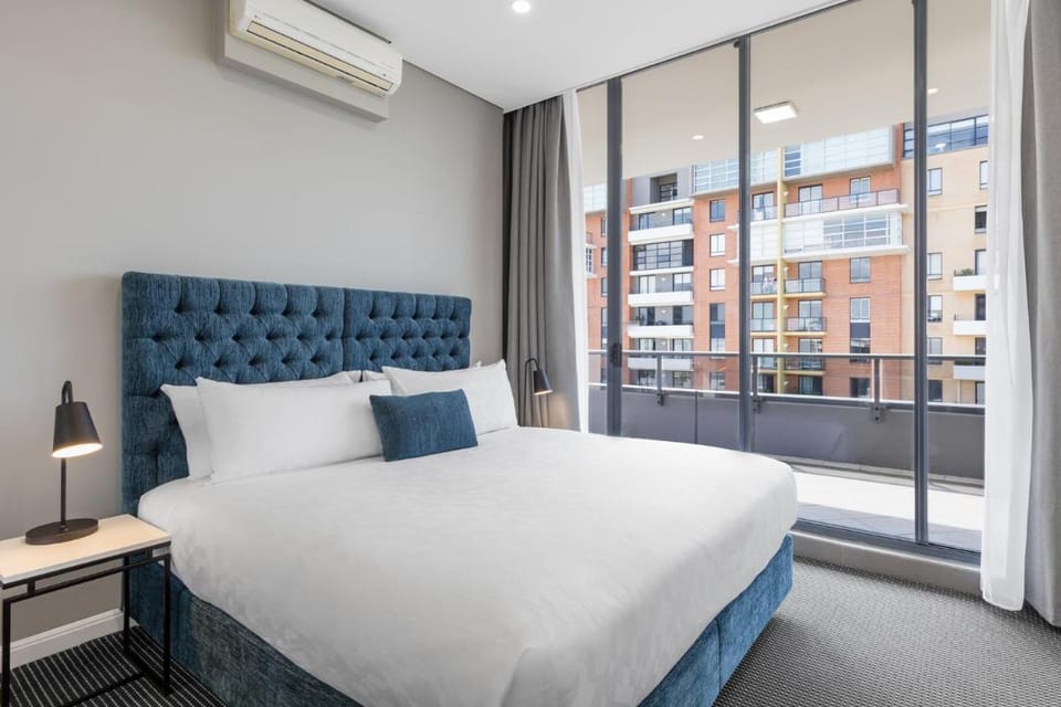 Meriton Suites Waterloo Hotel in Sydney