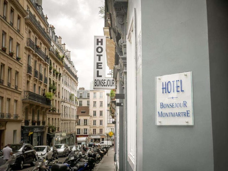 Bonséjour Montmartre Hotel in Paris