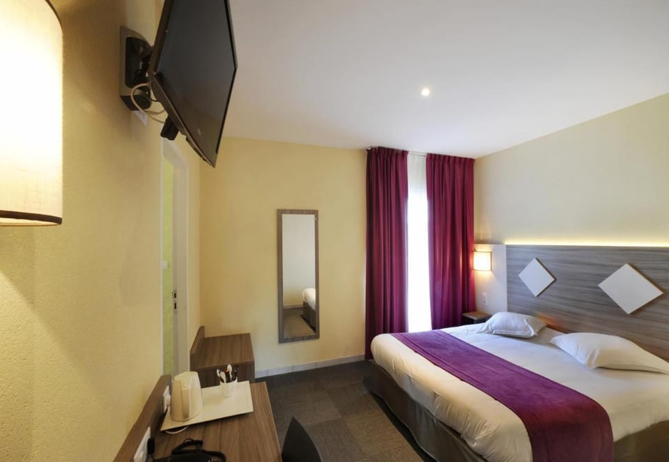 The Originals City, Hôtel des Arènes, Saintes Hotel in Nouvelle-Aquitaine