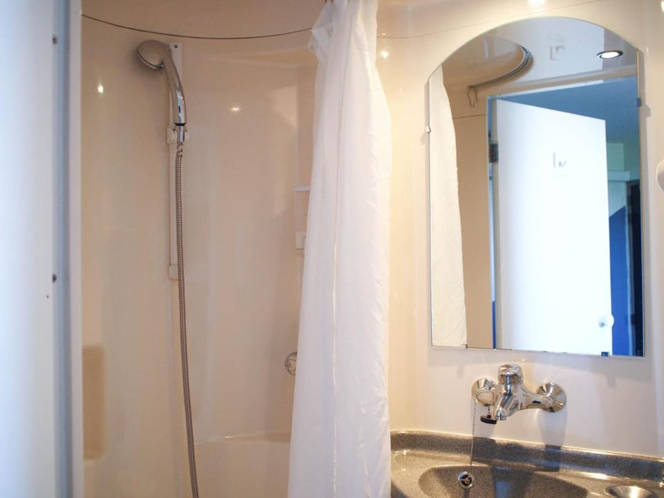 Premiere Classe Niort Est - Chauray Hotel in Pays de la Loire