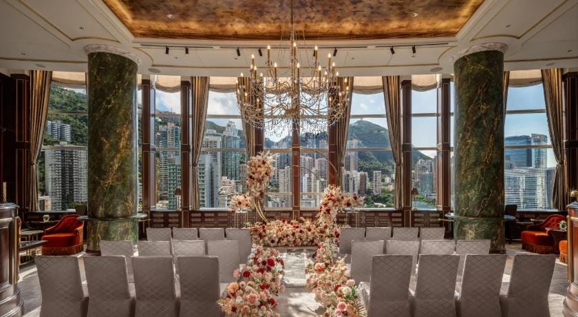 Island Shangri-La Hong Kong Hotel in China
