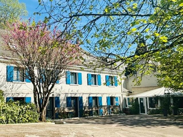 Castel Fleuri Hotel in Tours
