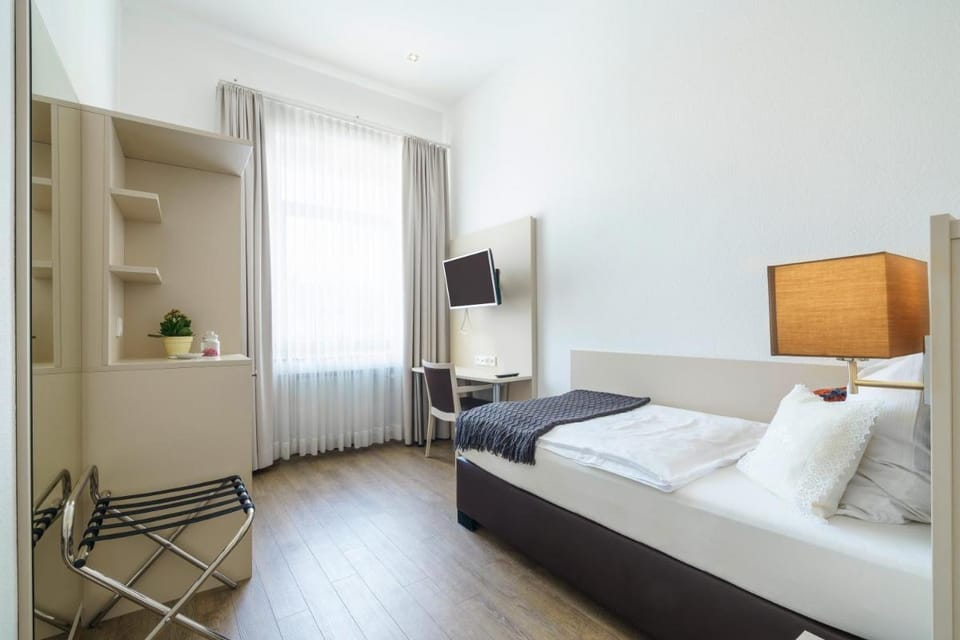 Tante ALMA's Kölner Hotel Hotel in Cologne