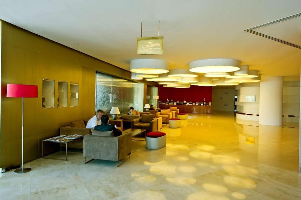 Al Bustan Centre & Residence Apartment hotel in Al Sharjah