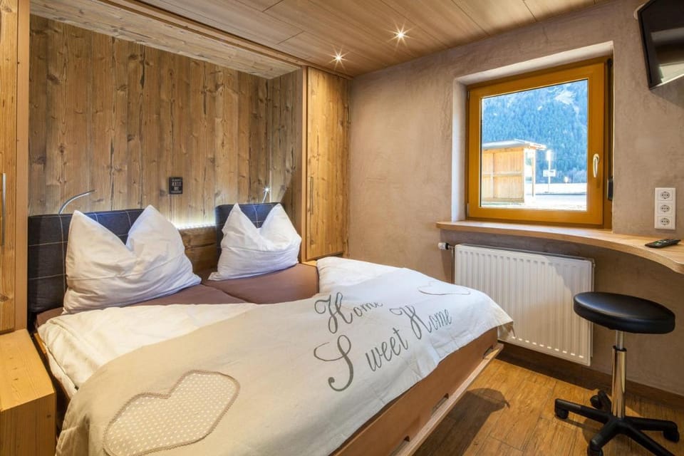 Gasthaus-Pension Reiterklause Bed and Breakfast in Mittenwald