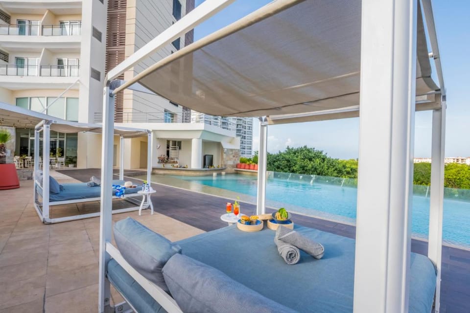 Krystal Urban Cancun-Malecon Hotel in Cancun
