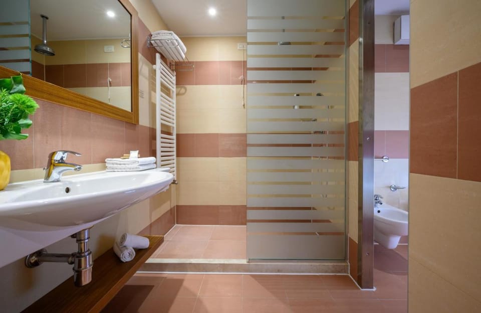 Leonardo Hotel Lago di Garda - Wellness and Spa Hotel in Lake Garda