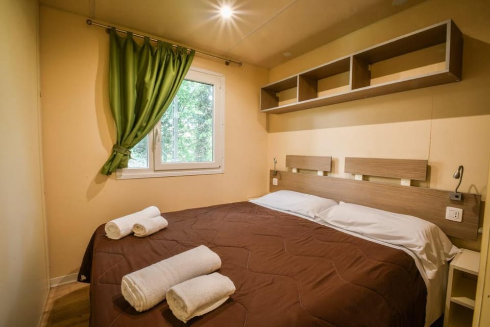 hu Altomincio Village Campground/ 
RV Resort in Province of Brescia