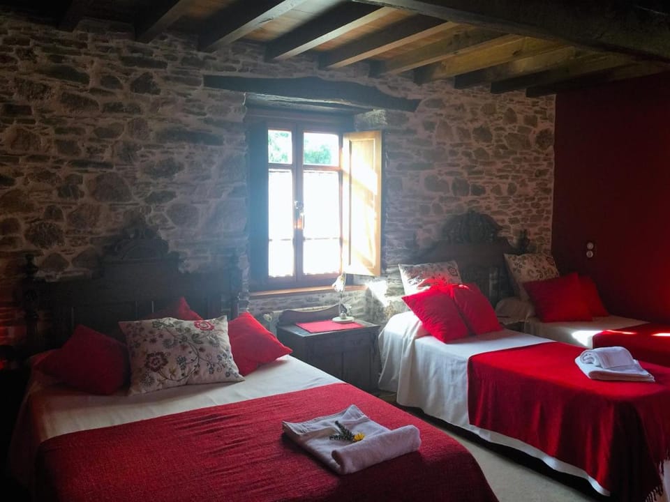 Os Tres Teixos Country House in A Mariña Occidental