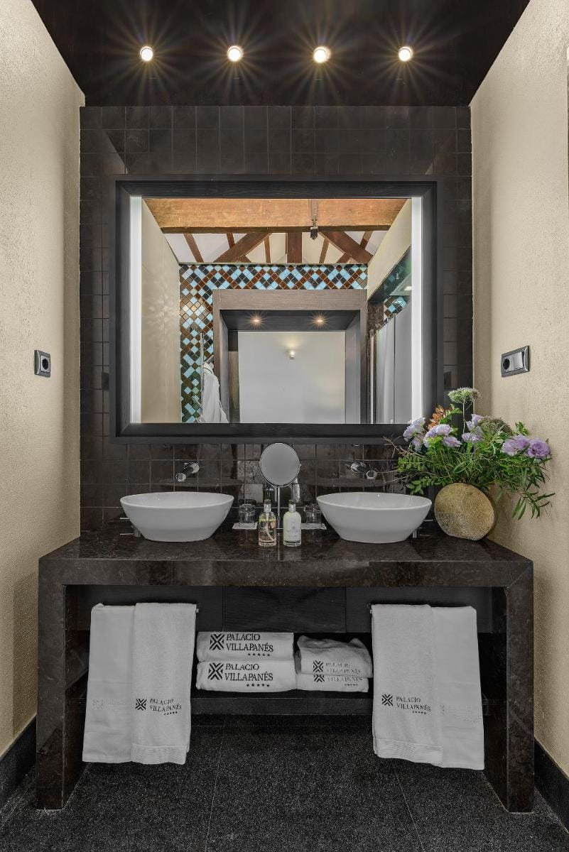 CoolRooms Palacio Villapanes 5 GL Hotel in Seville