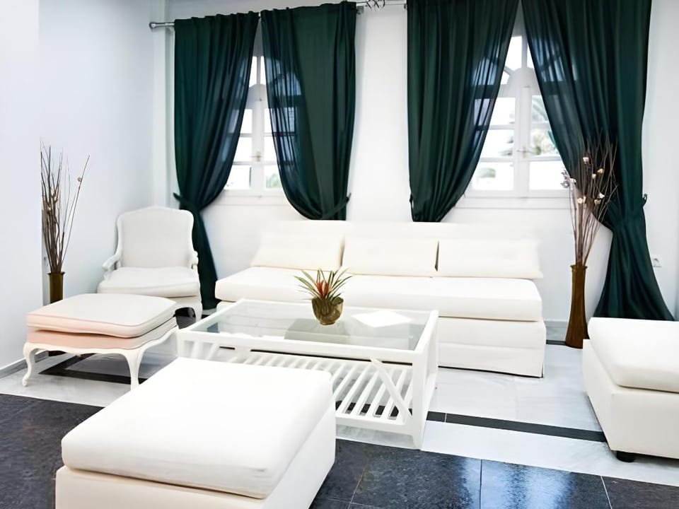 Mediterranean Beach Palace Hotel Hotel in Kamari